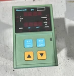 Honeywell DC511-F2-00D1-K0 Temperature Controller, Used Free Shipping. Fixed Price $374.00.