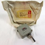 New United Electric Controls 5930-00-722-1150 Thermostatic Switch SCU1153. Fixed Price $69.99.