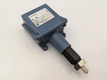 United Electric F100-3BC Temperature Switch -125 500 15 Amp 480 Vac 3/8" Od. Fixed Price $40.00.