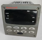 Honeywell DC3200-CE-200R-300-00000-E0-0 Universal Digital Controller Module Unit. Fixed Price $1149.00.