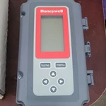 Honeywell T775R2035 Electronic Temperature Controller 24/120/240V. Fixed Price $255.50.