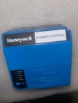 Honeywell RM7897 1002 Burner Control System Ultraviolet Flame Amp. Fixed Price $289.00.