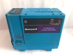Honeywell RM7895 1048 Burner Control(little Bit Body Crack). Fixed Price $263.12.