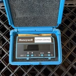 Honeywell S7800A1001 / Keyboard Display Used Works Great!!. Fixed Price $199.00.
