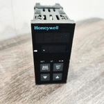 Used Honeywell 37070 1000 (UDC1500 Micro-pro). Fixed Price $500.00.