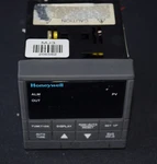 Honeywell UDC2000 Mini-pro Temp Controller DC200H-2-000-100000-0 #206562-R1*B19. Fixed Price $249.99.