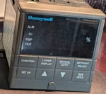 Honeywell UDC3000 Versa-pro DC300E-E-400-20-0000-0. Fixed Price $88.90.