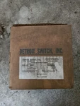 Detroit 222-10 Control Pressure Thermostatic Switch 3-50PSIG. Fixed Price $49.99.