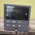 Honeywell UDC3000 Versa-pro Cpu Process Controller DC300L-0-003-20-0F00-0. Fixed Price $285.00.