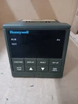 Honeywell DC200H-0-200-100000-0 Temperature Controller. Fixed Price $299.99.