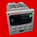 Honeywell UDC2500 Temperature Controller, DC2500-E0-0L00-200-10000-00-0. Fixed Price $1499.00.