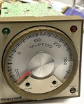 Honeywell Dialapak Analog Controller AV701DN203. Fixed Price $168.00.